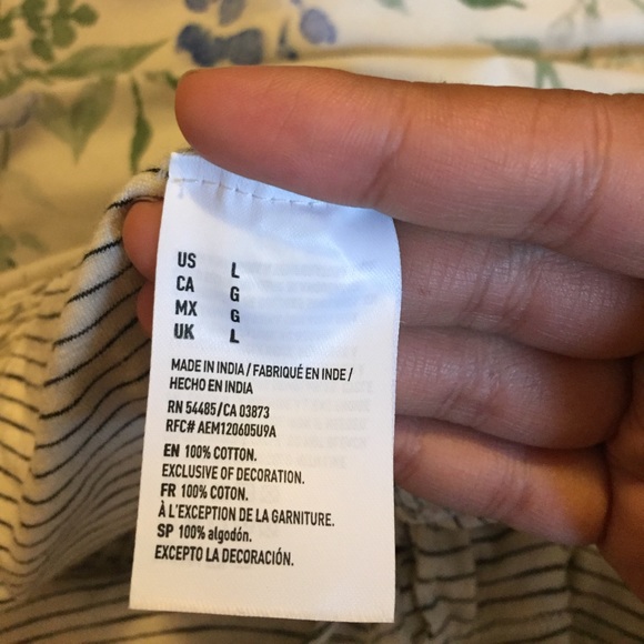 American Eagle (AEO) lace-up beige/black crop top - Picture 5 of 5